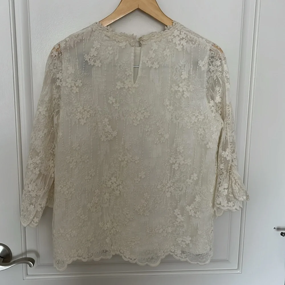 Sheer floral blouse off white quarter sleeves - Picture 3 of 13